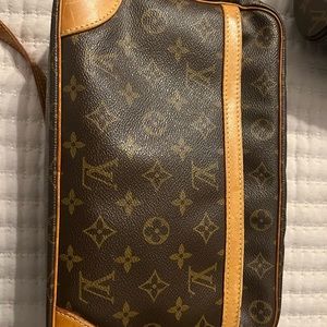 Louis Vuitton cross body. In good shape.